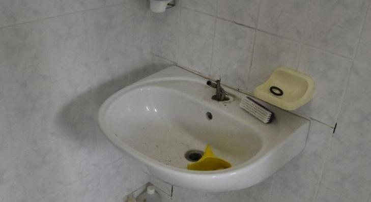 Közintézményből lopott csaptelepeket 