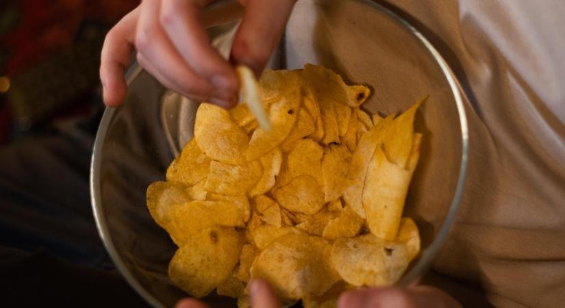 Olyan csípős volt a bolti chips, hogy belehat egy tinédzser