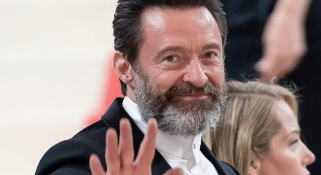 Breaking: már gyűrű nélkül látták a válófélben lévő Hugh Jackmant