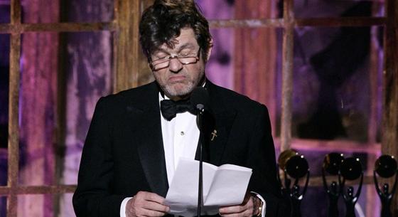 Kirekesztő megnyilvánulásai miatt kirakták a rock ’n’ roll hírességek csarnokának vezetői közül a Rolling Stone társalapítóját