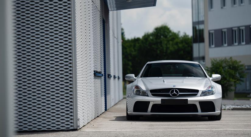 Égig érő túlzás a Mercedes-Benz SL 65 AMG Black Series