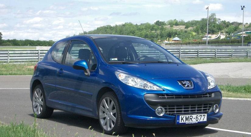 Kisértet jár a Peugeot-ban, leállítás után feléled az autó