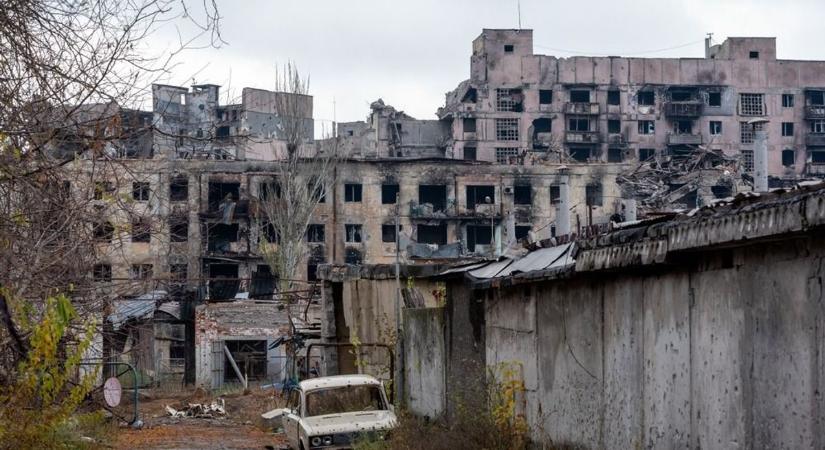 Ukrán katonai szóvivő: több mint ötvenezer orosz katona van Bahmutnál