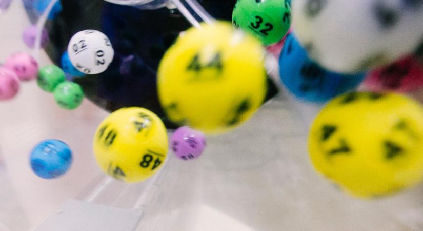Ezeket a számokat kellett ikszelni a Hatoslottó főnyereményéhez