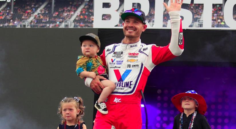 Itt a lista: Ezeket a zenéket választották bevonulásukhoz a NASCAR Cup versenyzői Bristolon