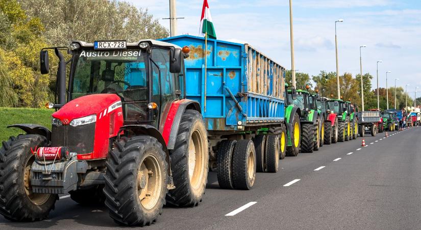 Tüntettek a magyar gazdák az ukrán gabona ellen Záhonynál – 100 milliárdos a káruk
