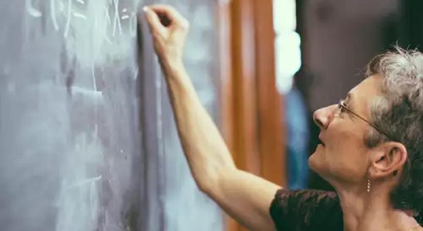 21 forintos fizetésemelést kapott egy tanár
