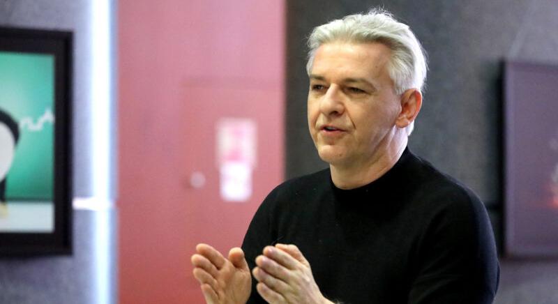 Elbúcsúzik az Alföldi Róbert rendezte néptánc-előadás, a Frivol