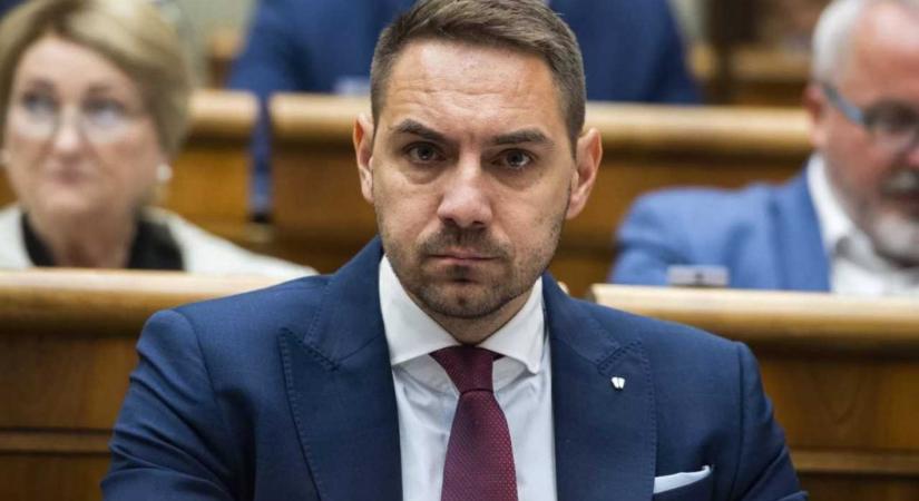 Gyimesi szerint Szlovákia kereszteződésnél áll: vagy a behódolás vagy a szuverenitás oldalán indul el