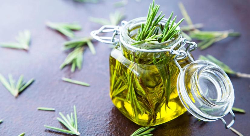Íme, 4 házikészítésű rozmaringolaj recept ha egészséges hajat szeretnél