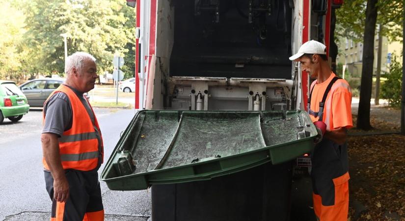 Így tisztulnak meg a kaposvári kukák