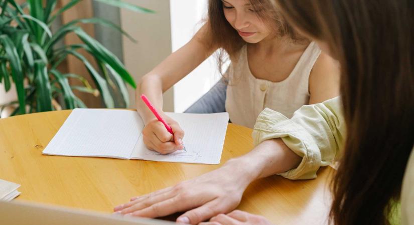 Mennyi az annyi? – Mutatjuk, milyen ösztöndíjakat kaphatnak a diákok
