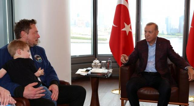 Erdogan Elon Musknál lobbizik, hogy Törökországban legyen a Tesla új gyára