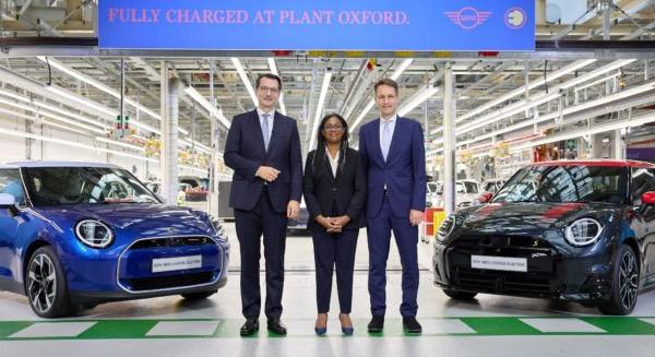 Oxfordban is elektromos üzemmódba kapcsol a MINI