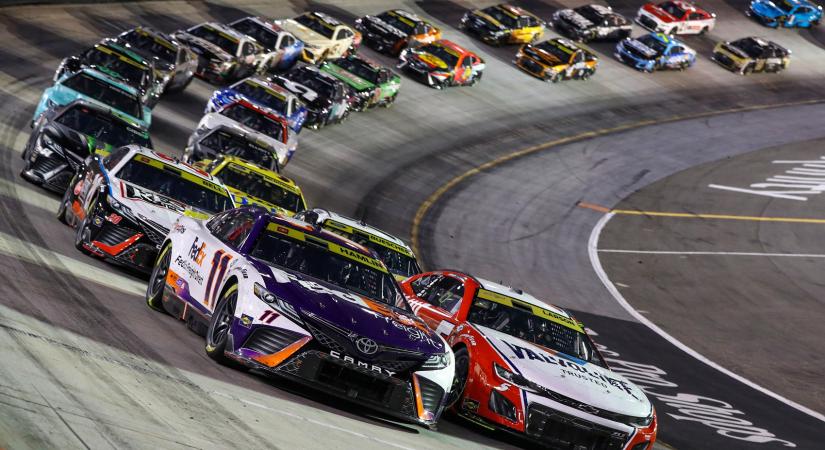 Két bajnok is kiesett a NASCAR idei rájátszásából