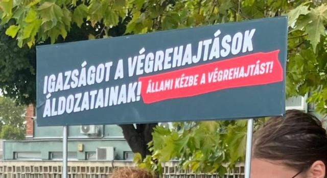 Egy év alatt több mint 21 ezer ingatlant árvereztek el a végrehajtók, a legszegényebbek kerülnek utcára