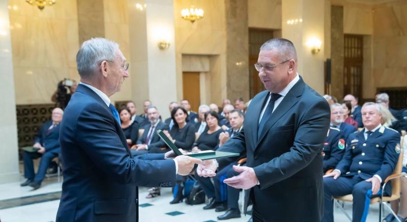 Zsinórmértéket adott az ápolásban