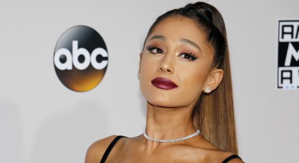 Ariana Grande beadta a válókerestet