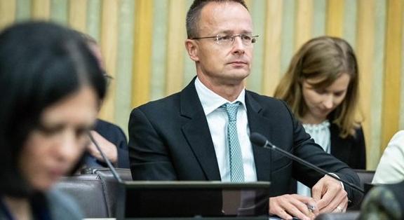 Szijjártó Péter az ENSZ-közgyűlésen „természetesen” az orosz külügyminiszterrel is találkozni fog