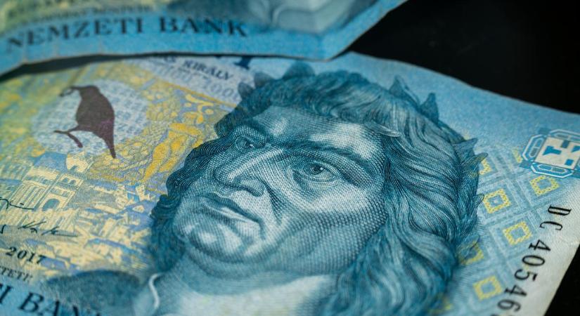 Aggasztó hír érkezett Matolcsyékhoz a készpénzfelvételről: a bankok meg sem érzik, de az emberek súlyos milliókat buktak