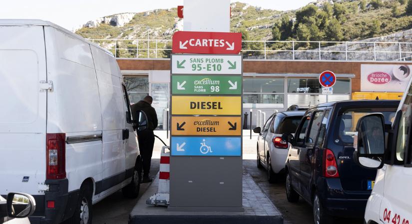 Nem baj, ha veszteséges, a franciák így is eladnák az üzemanyagot