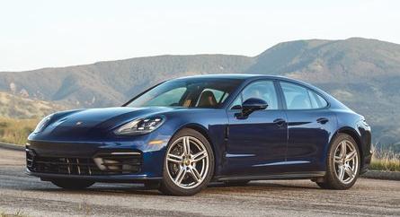 Négy hibrid hajtásláncot is kaphat a novemberben érkező új Porsche Panamera