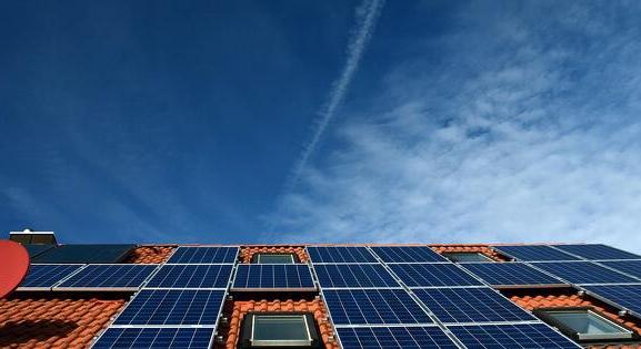Napelemrajongók számára szenzáció, végre nem atomenergiára költ az állam milliárdokat