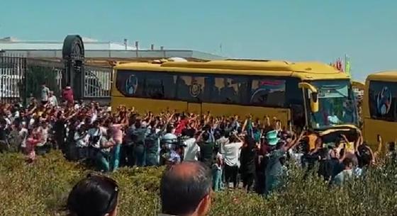 Elözönlötték az iráni Ronaldo-szurkolók az al-Nasszr szállodáját Teheránban - videó