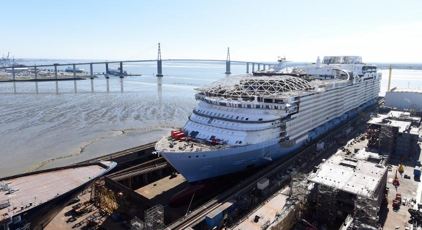 Vízre tették a Royal Caribbean új hajóját