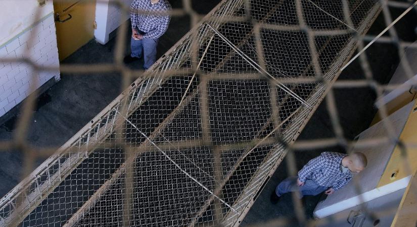Börtönbüntetést kért az ügyészség a Kékfény riporterére