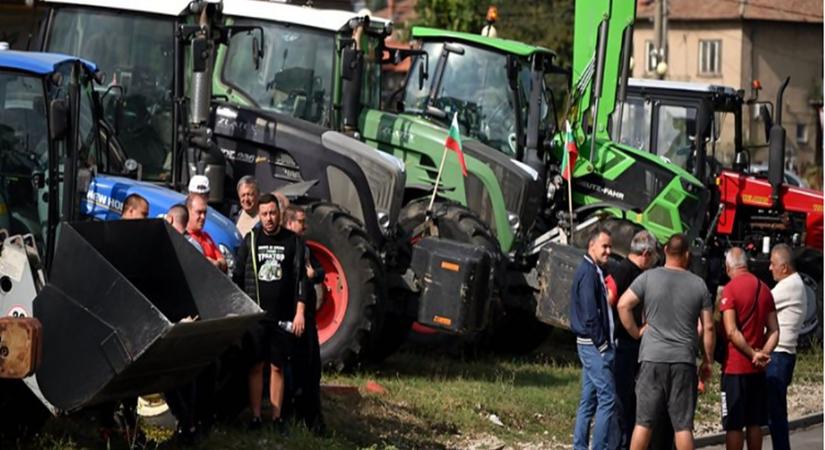 Blokádokkal tiltakoztak a bolgár gazdák az ukrán gabona importtilalmának feloldása ellen