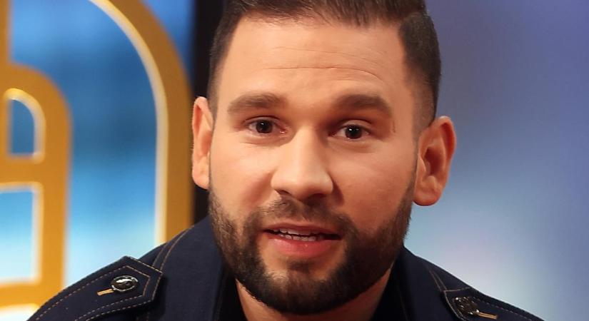 Gondolkodás nélkül kapta le a pólóját Rácz Jenő, és a változás döbbenetes: mikor olvadtak így le róla a kilók? (fotó)