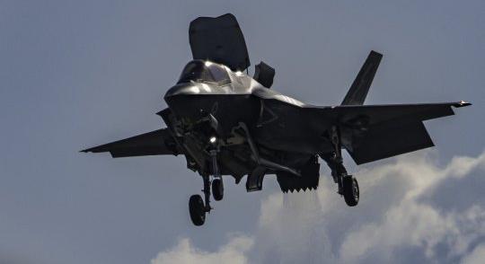 Képgaléria: mutatjuk, hogy milyen az eltűnt F-35-ös vadászbombázó, és azt is, hogyan mulatott rajta az internet népe