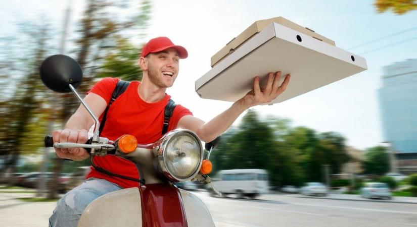 Az Aldi elindítja pizzafutár szolgáltatását, sietniük kell az első vásárlóknak