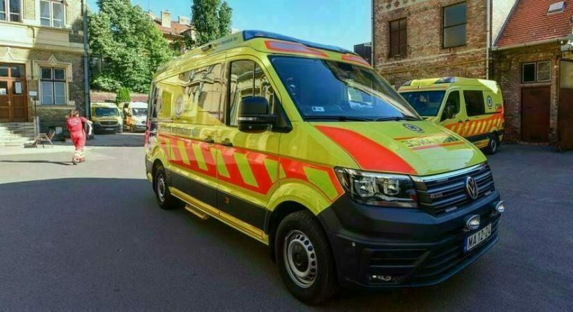 Szeged: a harmadikról esett ki egy férfi