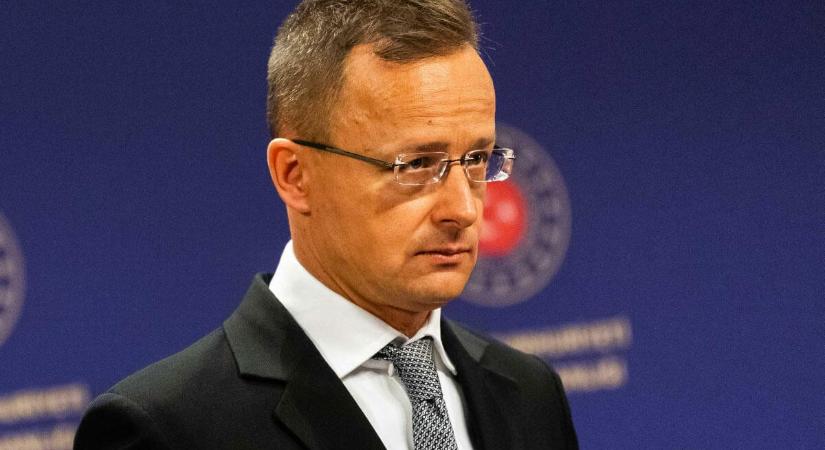 Szijjártó: ma véglegessé válik, hogy Magyarország évtizedek után ismét embert küld a világűrbe