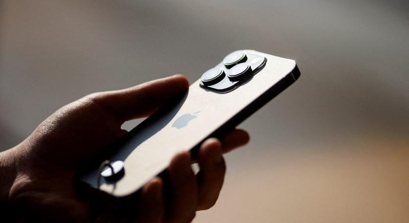 Fancy és trendi és a rózsaszín iPhone: van is vásárlóközönsége