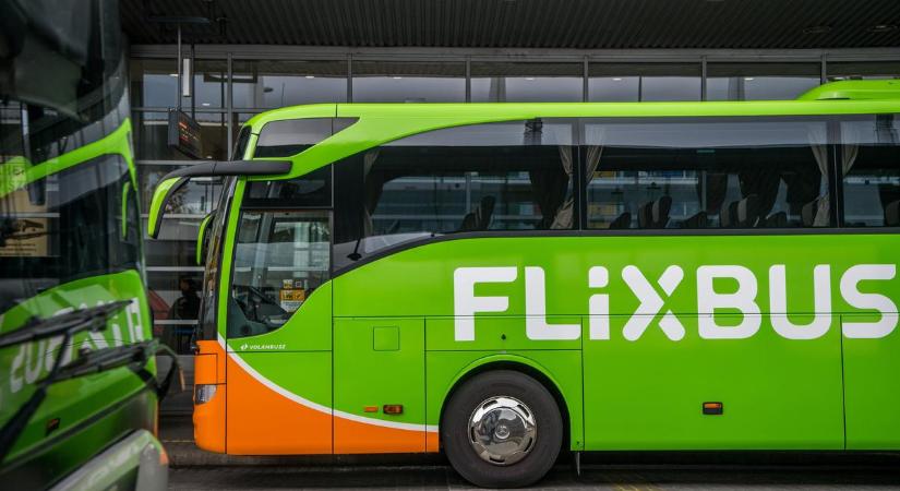 Újabb busztragédia: egy 19 éves lány szörnyethalt, negyvenhatan megsérültek Ausztriában