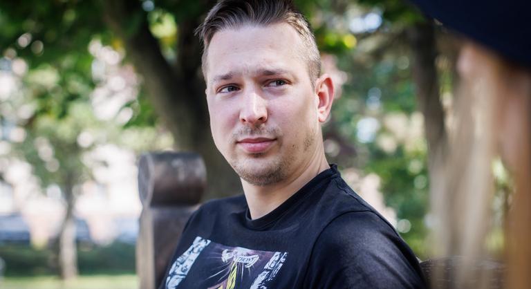 „Van élet az öngyilkossági kísérlet után” – vallja Márton, aki túlélte a lehetetlent
