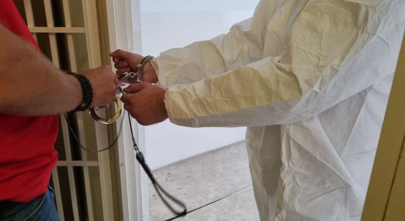 Megölhették a ma reggel az Acélgyári úton talált férfit, őrizetben a gyanúsított