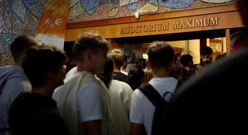 Kezdetét vette Kolozsváron a VII. Erdélyi Magyar Középiskolás Sportolimpia