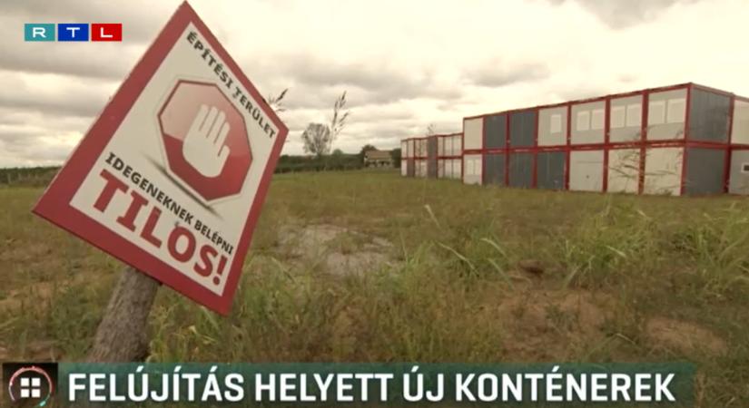 Konténerekbe költöztetnek újabb diákokat, olyan rossz állapotban van a gyömrői iskola
