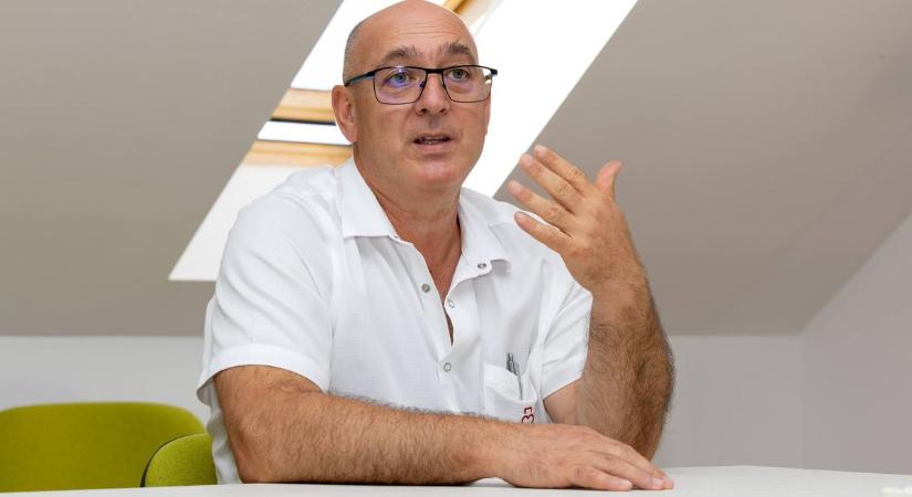 Teljes odaadással látja el munkáját a pásztói kórház igazgatója