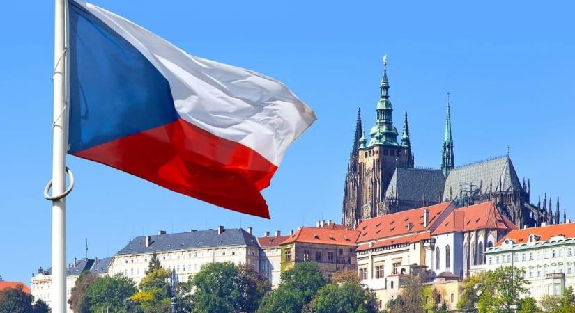 Aláírta Dánia és Hollandia, hogy segíti a cseh fegyverek Ukrajnába szállítását