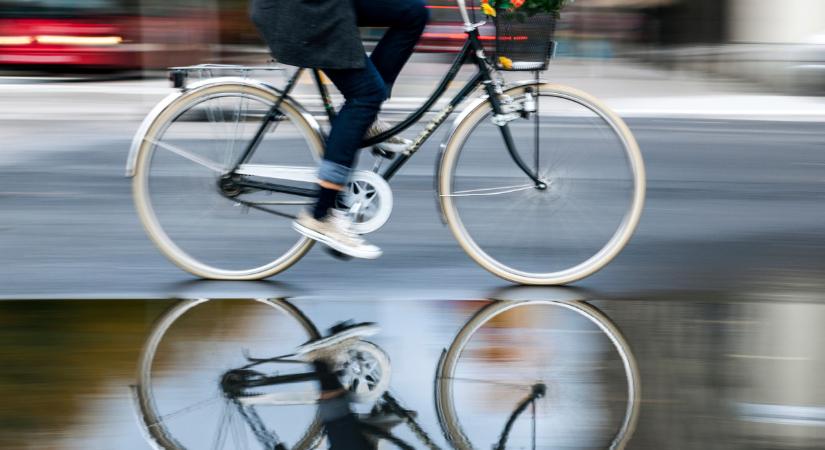 Autósok figyelem: a közlekedési rendet teljesen átíró tábla bukkant fel Budapesten