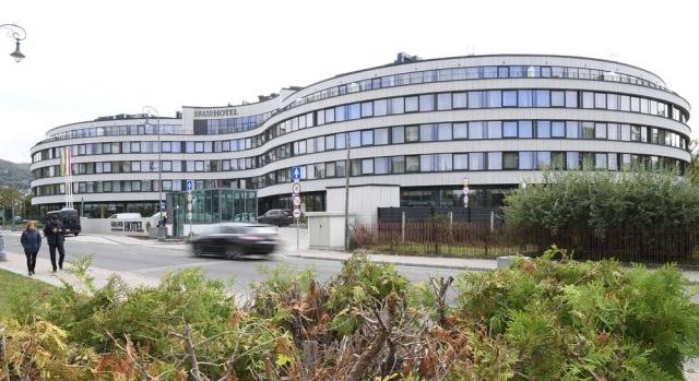 Hernádi Zsolt közpénzmilliárdokból épült hoteljében ül össze a Fidesz