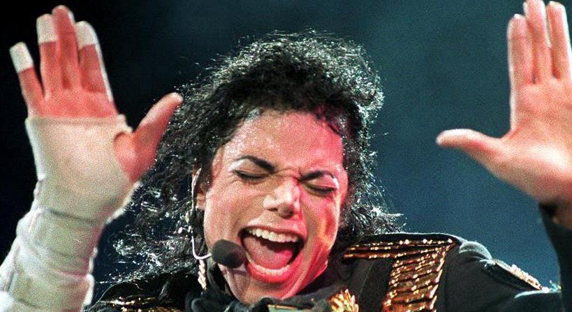 Elárverezik Michael Jackson híres kalapját Párizsban