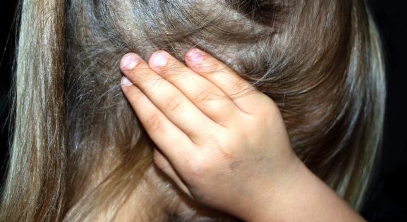 Milyen szülő a bántalmazó férfi? Könyv anyáknak, hogy segíthessenek a gyerekeiknek és maguknak