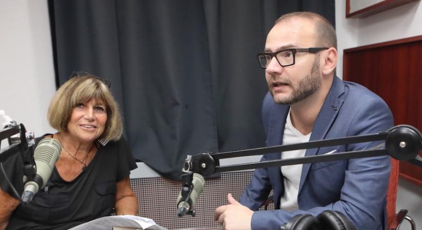 Hóhér akaszt hóhért