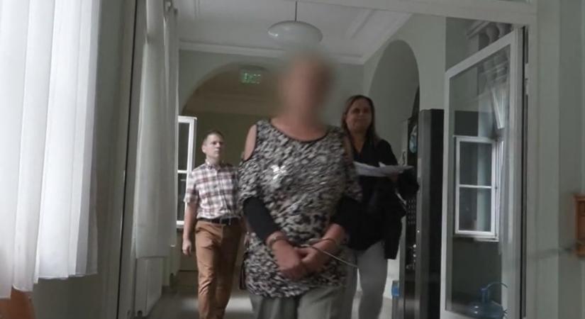"Háborús helyzetben minden megtehető" - motyogta a nő, aki felgyújtotta élettársát (videót)